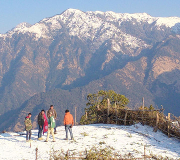 मनै लोभ्याउने महावु लेकको हिउँ (फोटोफिचर)